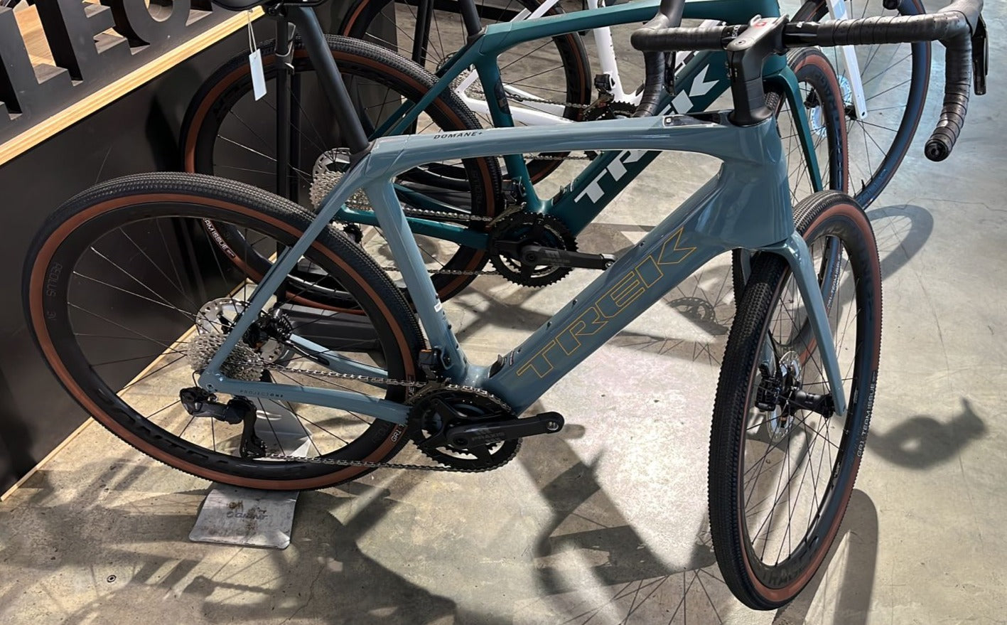 BIKE TREK DOMANE+ SLR 7 2023