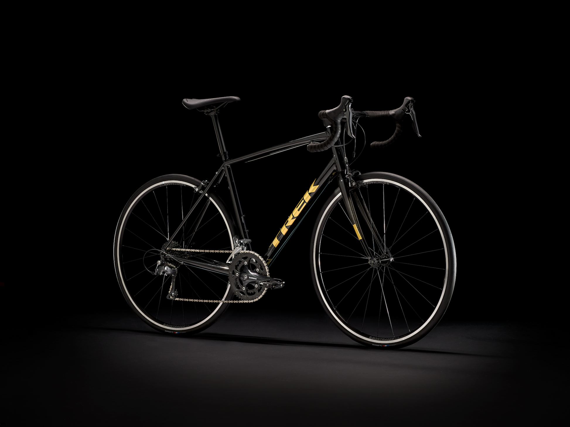 The Best Entry-Level Endurance Road Bike for Beginners

Looking for the perfect entry-level road bike? The Domane AL 2 is your gateway to comfortable and enjoyable road biking. Designed with an Isospeed comfort fork, this endurance bike offers a smooth, stable ride on long-distance cycling routes. It's lightweight, versatile, and easy to customize with accessories, making it an excellent choice for those new to road cycling. Fitness cycling. Reliable road bike.