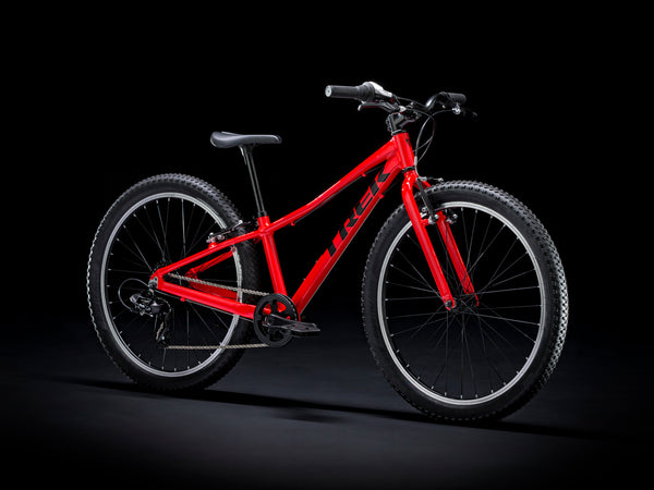 Precaliber 24 8-Speed is a classic kids' bike with great style, performance, and durability. It has the simplicity of an 8-speed drivetrain and intuitive twist shift that makes it easy for kids to ride varied terrain. Plus, the strong yet lightweight aluminum frame stands up to even the roughest riders. For kids ages 8-12, between 51-59˝ tall.